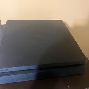 A black ps4